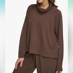 NWT DKNY Textured Knit Cropped Cowl Neck PulloverLadies Size M